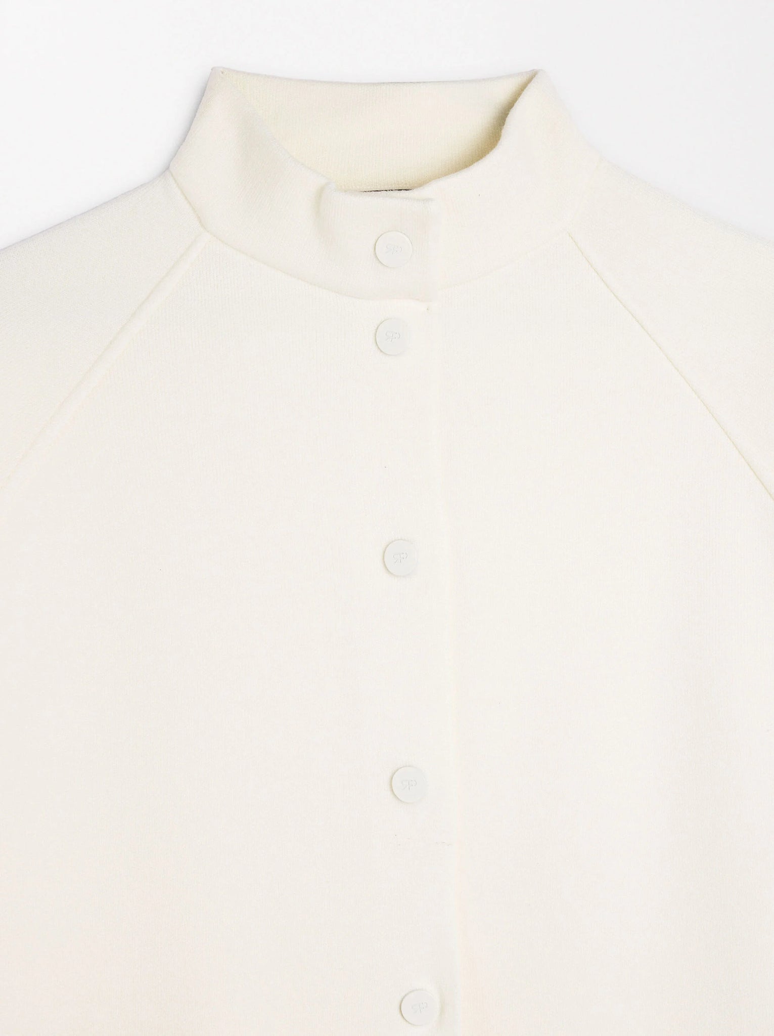 Poncho de punto con botones