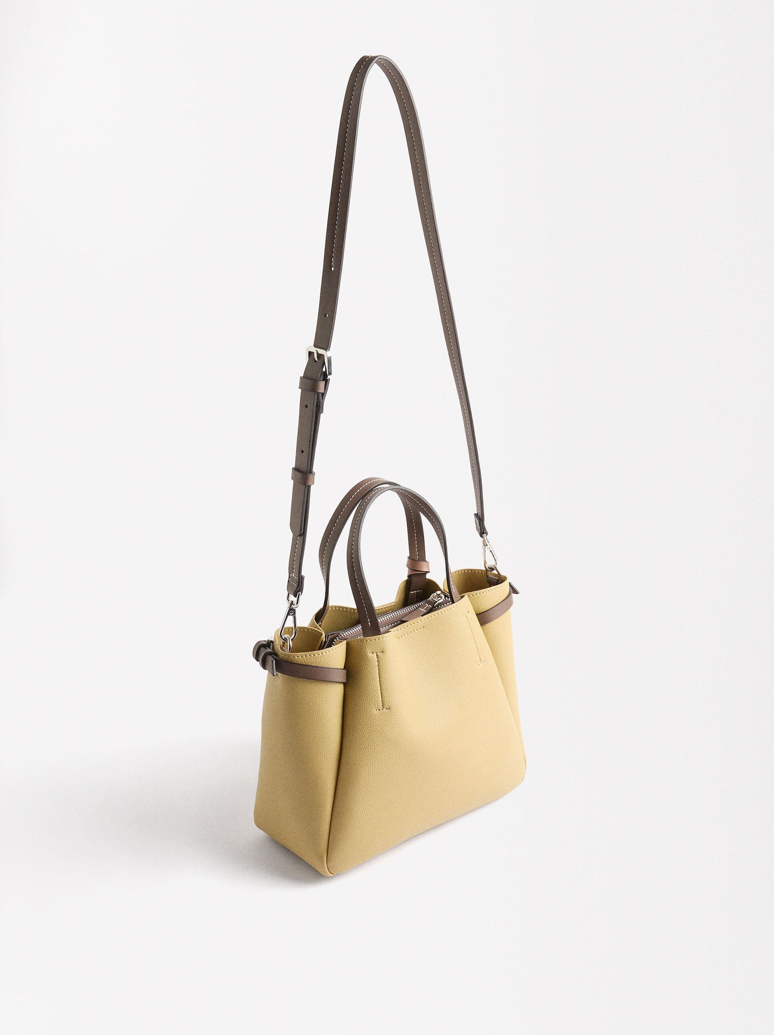 Bolso Tote Con Colgante