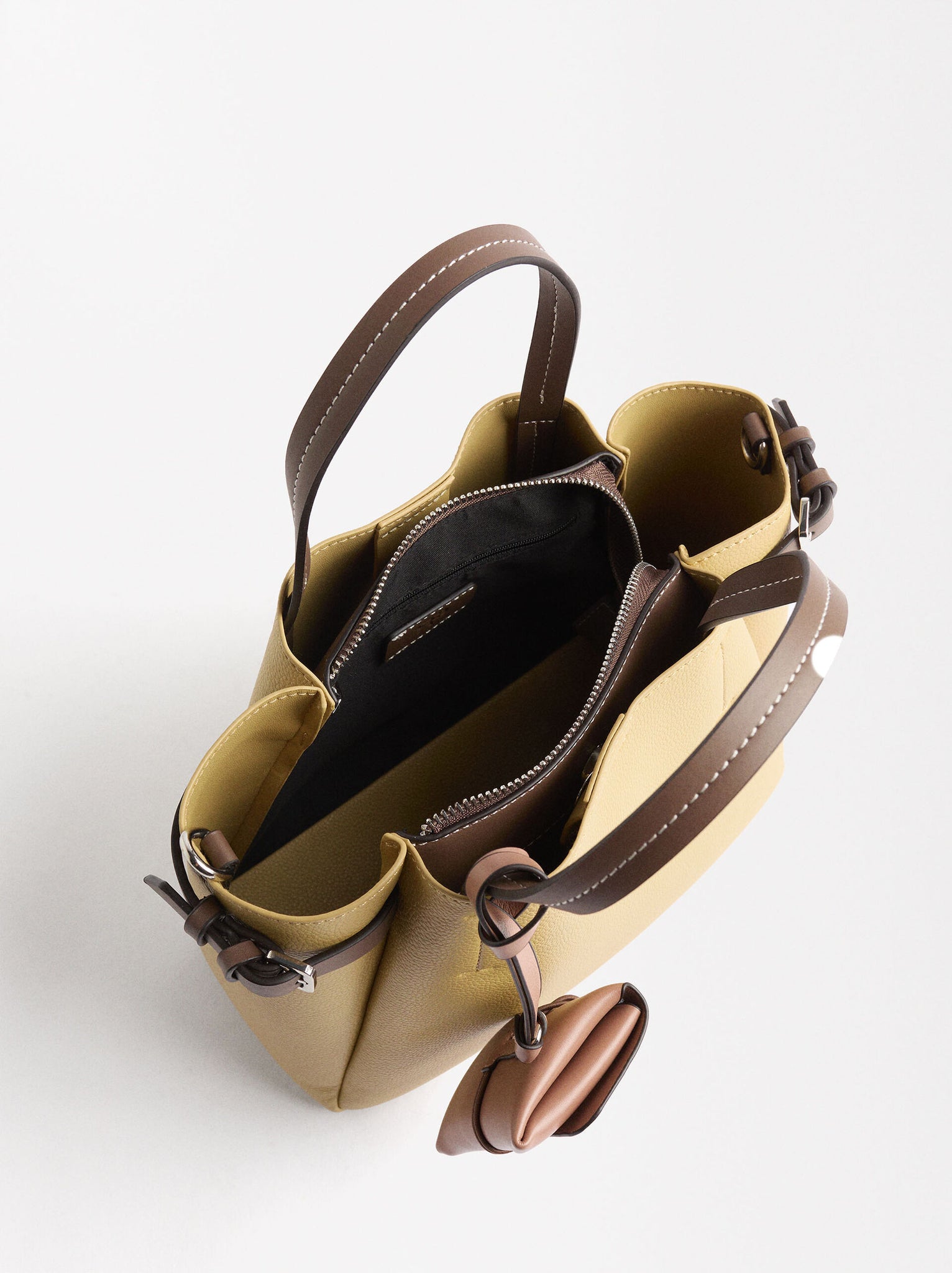 Bolso Tote Con Colgante