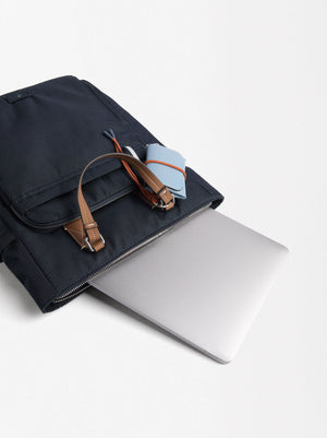 Mochila De Nylon Con Colgante
