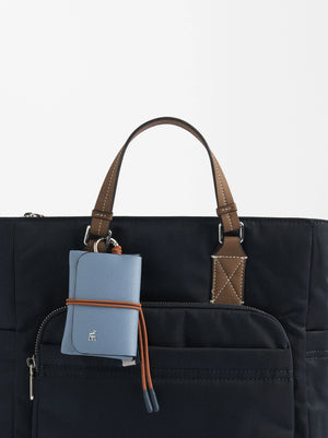 Mochila De Nylon Con Colgante
