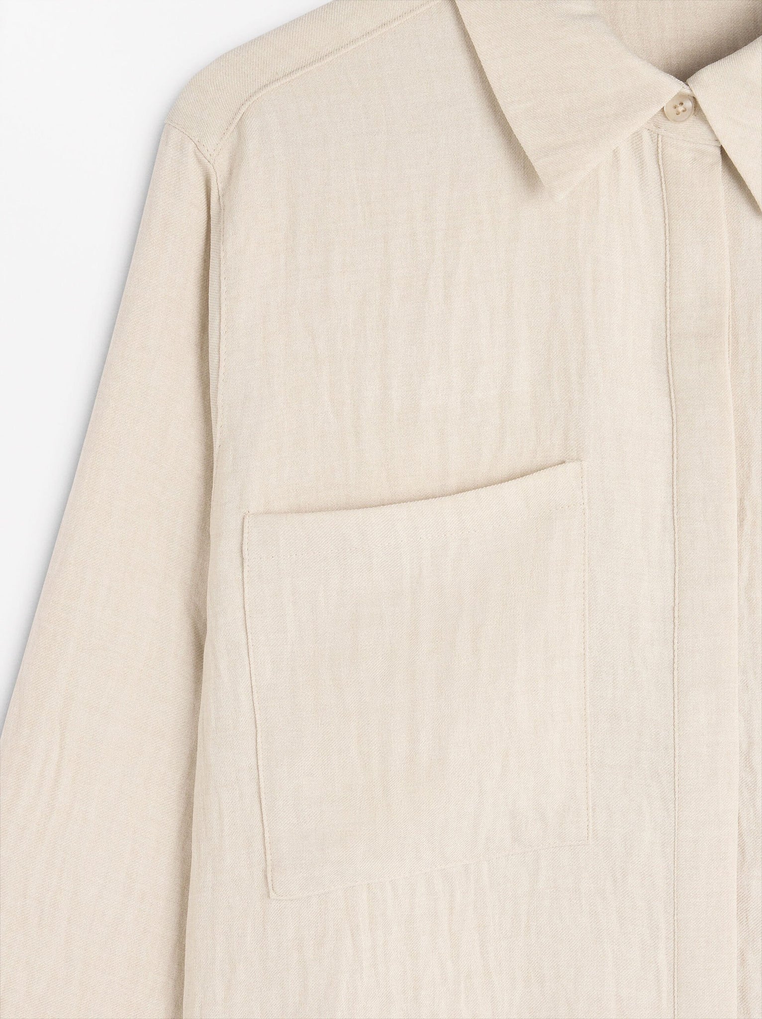 Camisa fluida con efecto arrugado