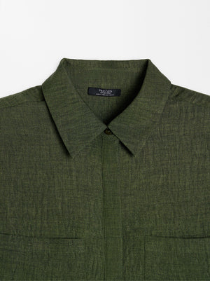 Camisa fluida con efecto arrugado
