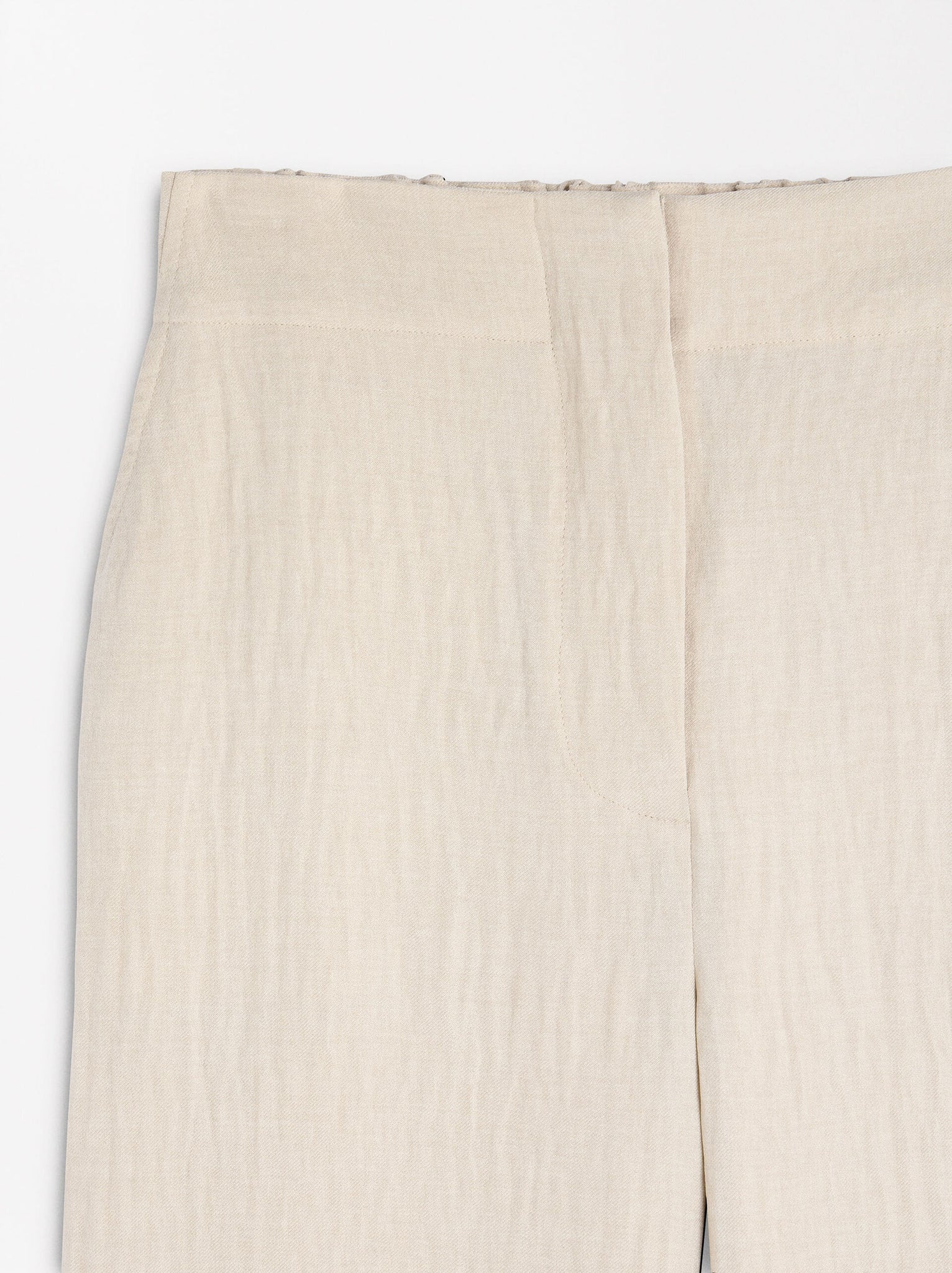 Pantalón fluido con efecto arrugado