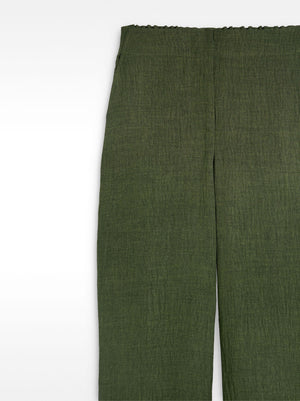 Pantalón fluido con efecto arrugado