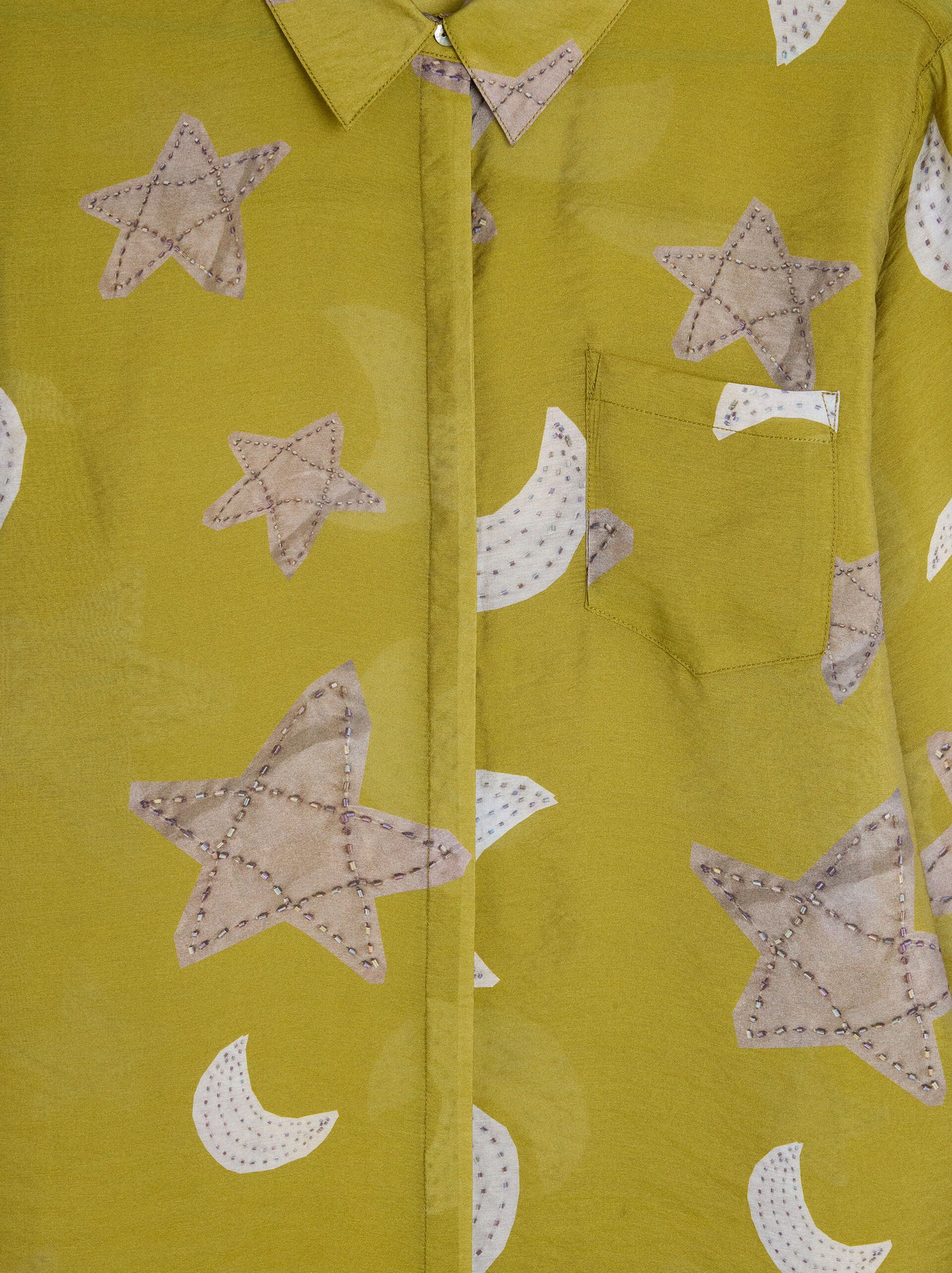 Camisa Estampada Con Lunas Y Estrellas