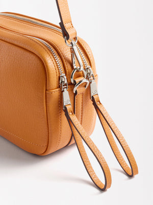 Bolso bandolera con colgante