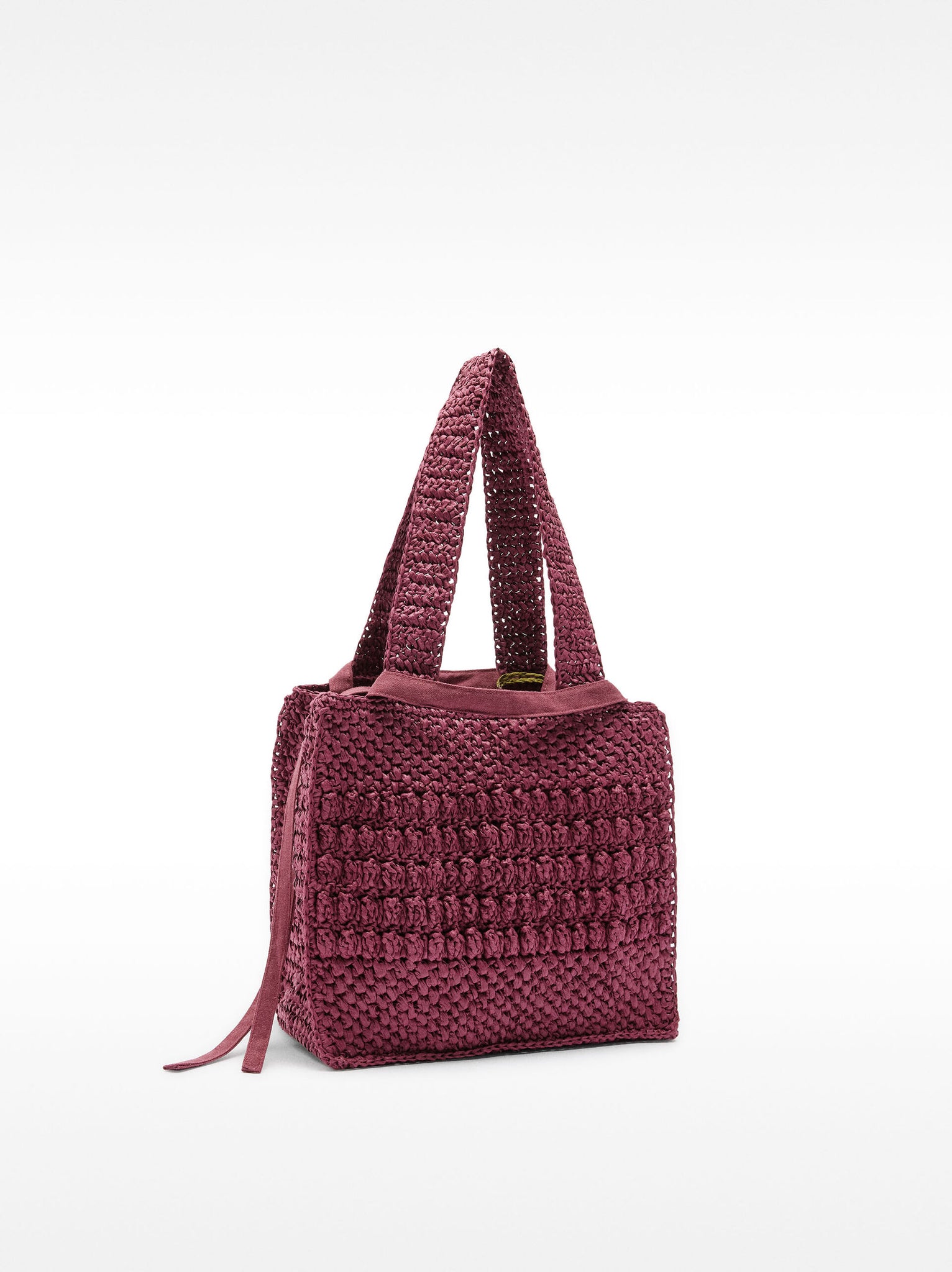 Bolso tote efecto rafia con detalle