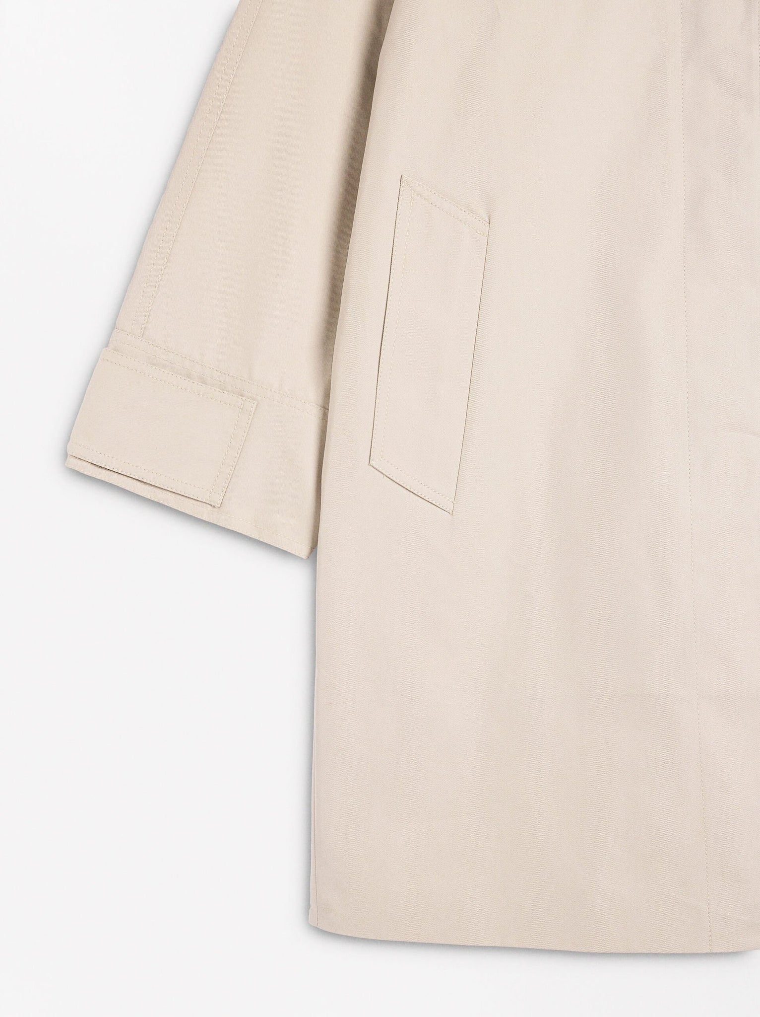 Parka Ligera Con Bolsillos