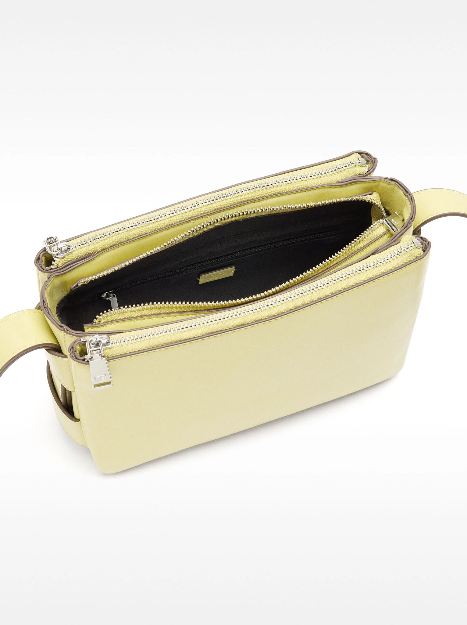Bolso bandolera con bolsillos exteriores