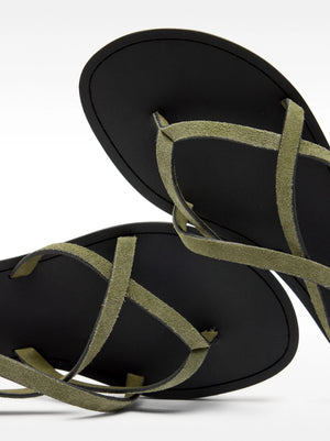 Sandalias planas de piel con tiras