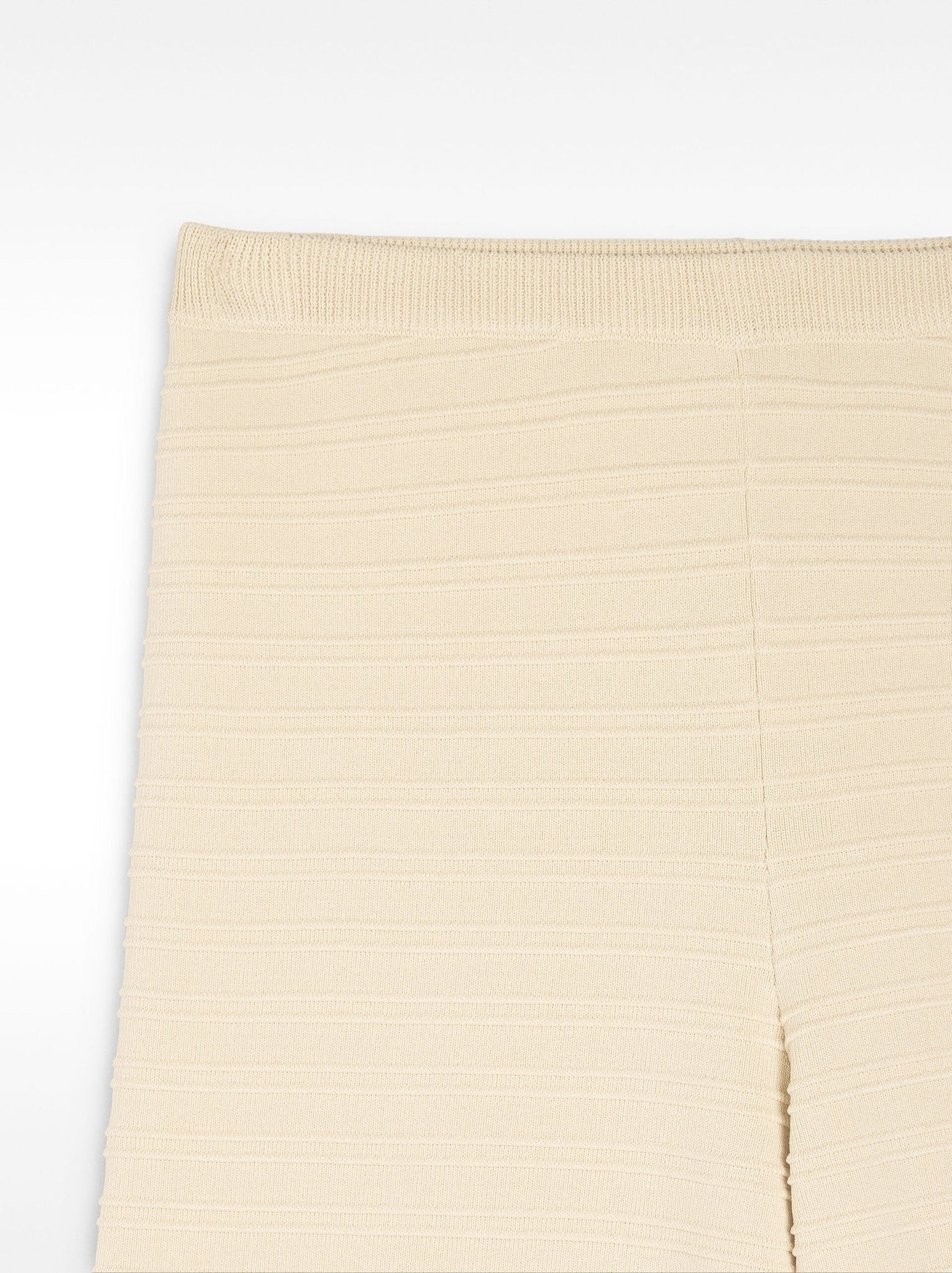 Pantalón canalado de punto