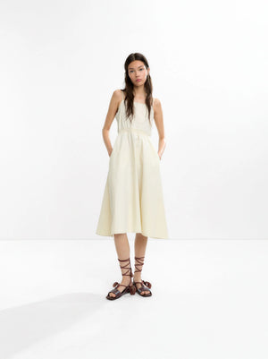 Vestido midi con tirantes