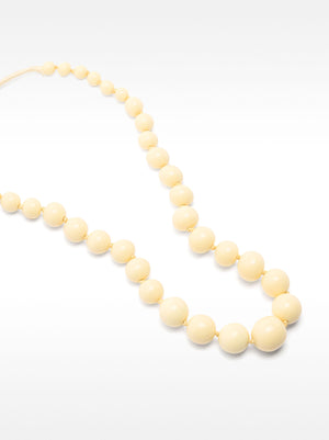 Collar de cordón con cuentas