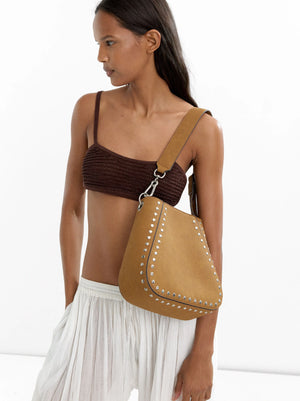 Bolso de hombro con tachuelas efecto piel