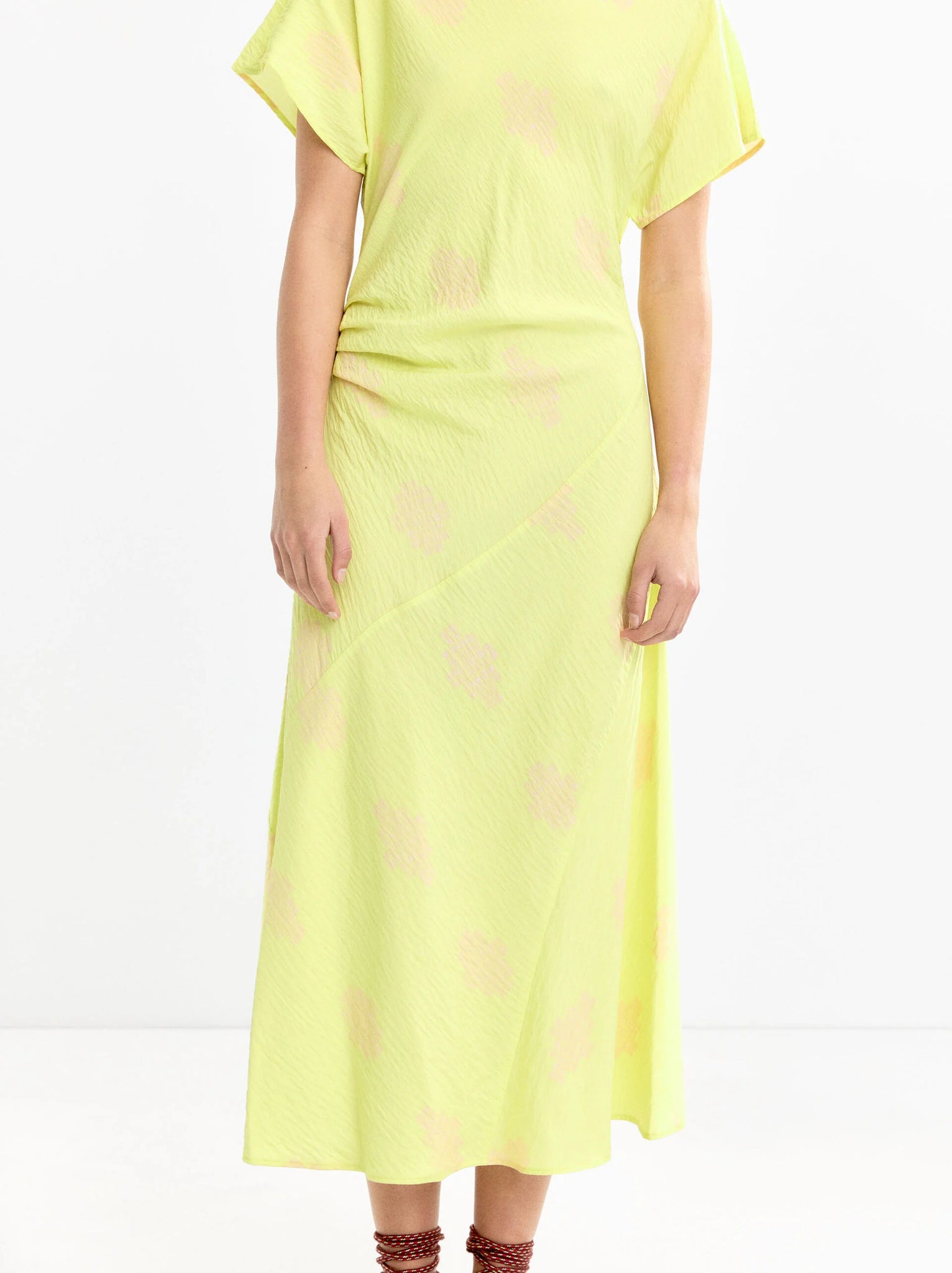 Vestido midi estampado drapeado