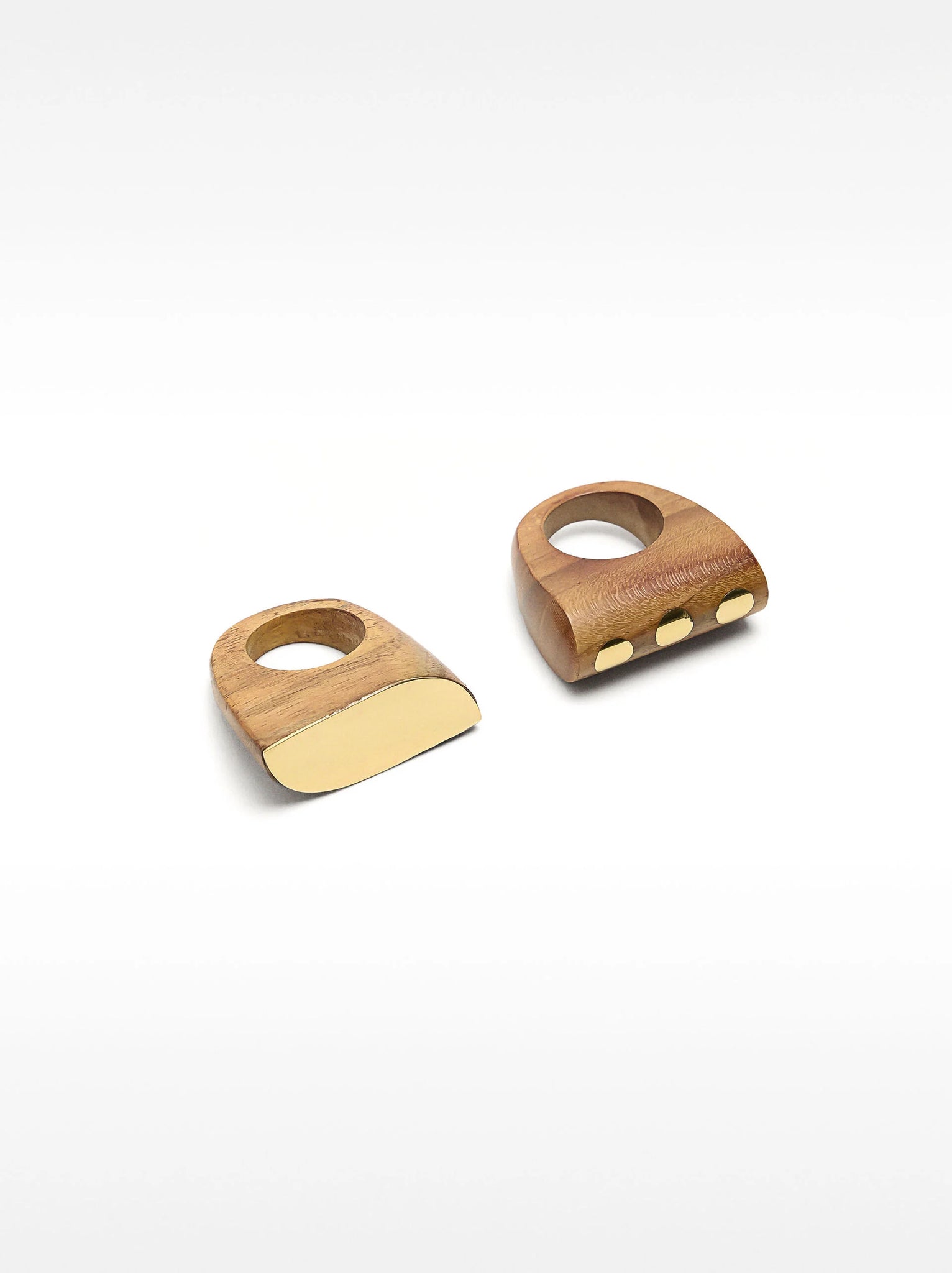 Set de anillos de madera