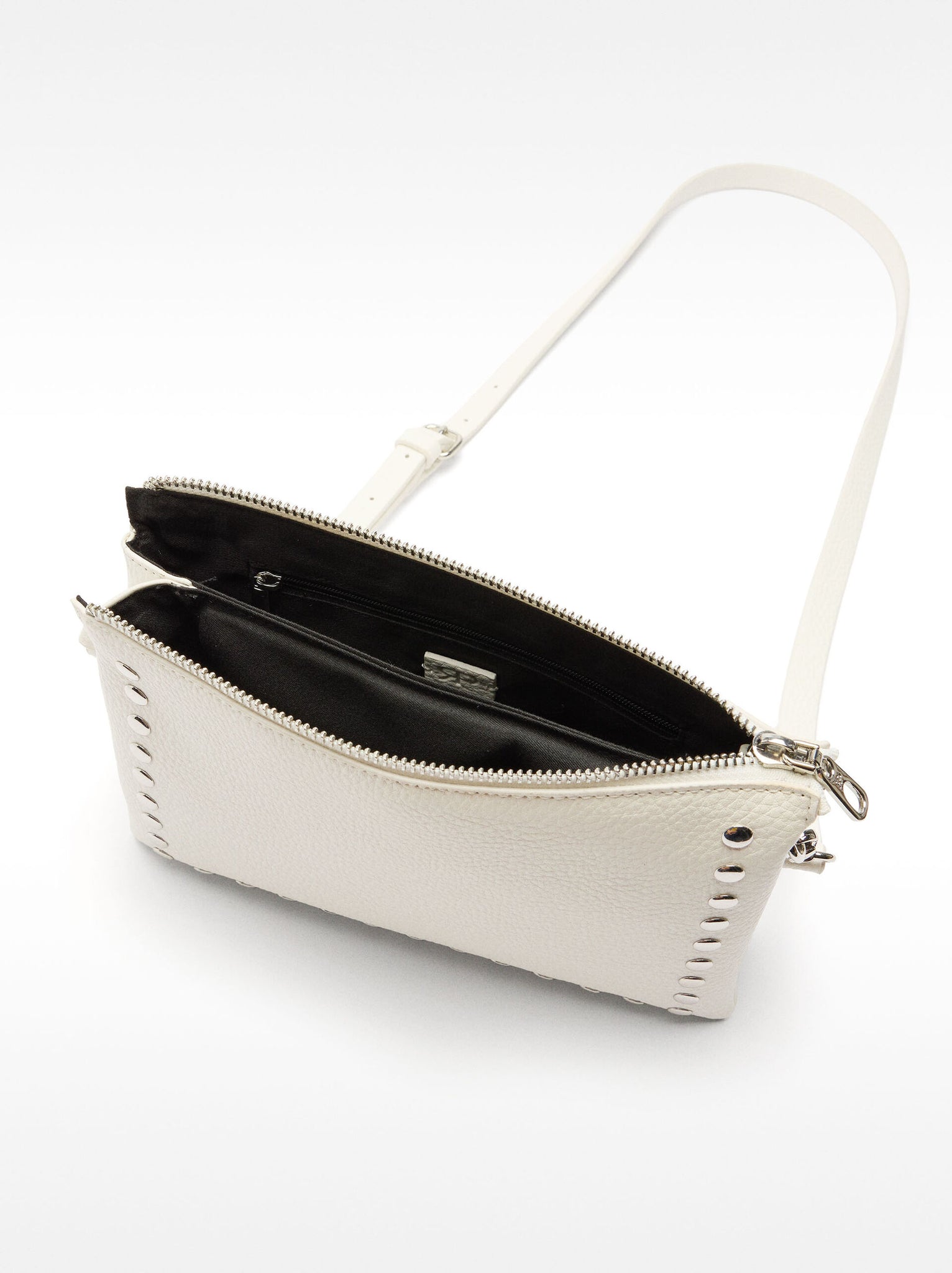 Bolso bandolera doble con tachuelas