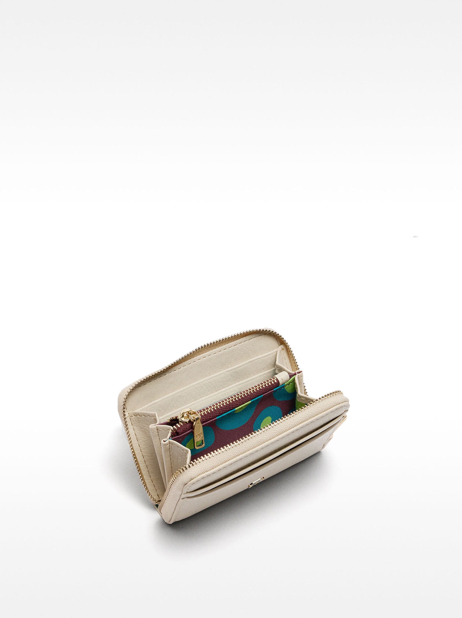 Cartera básica con textura