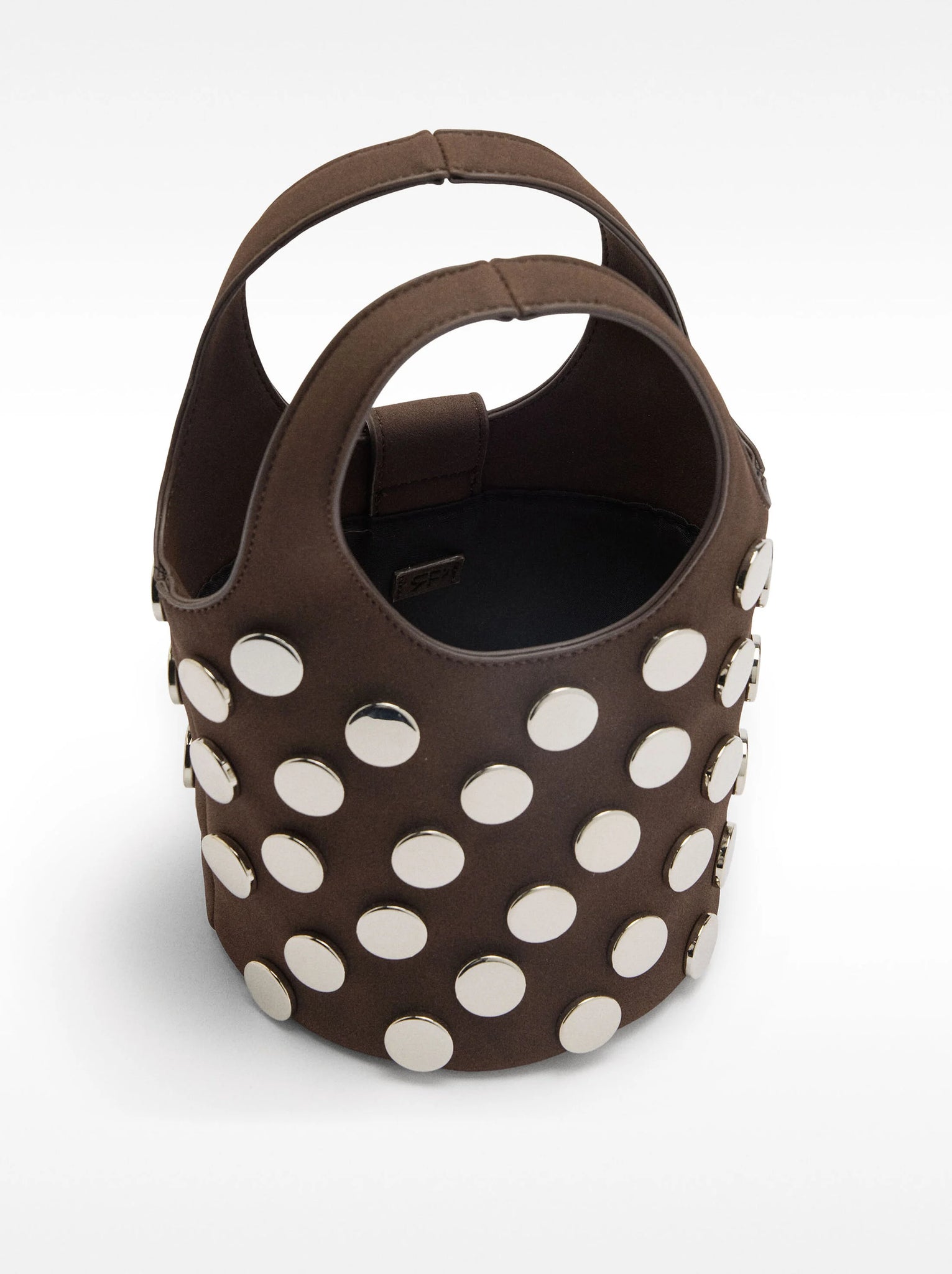 Bolso de hombro con tachuelas