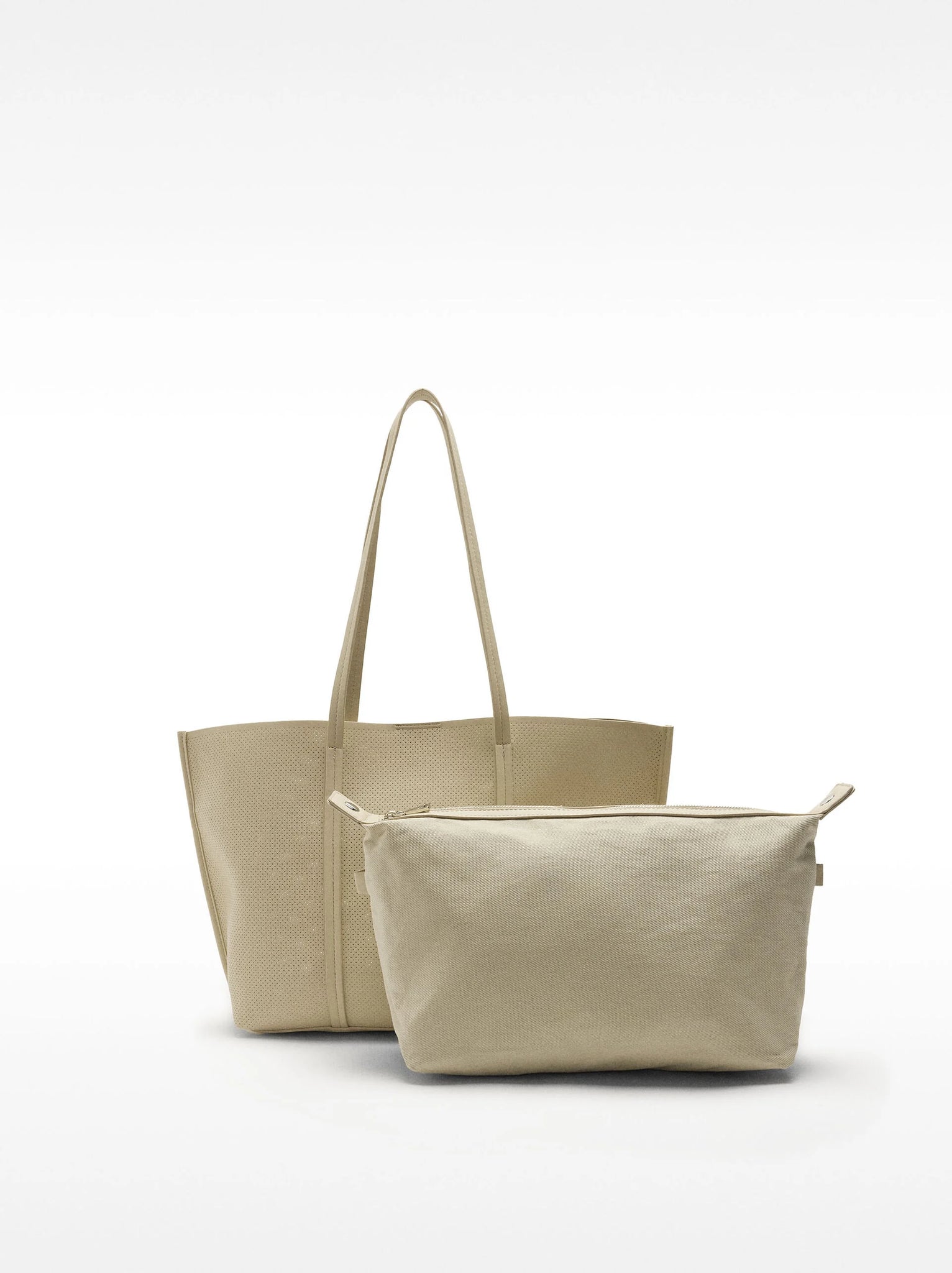 Bolso shopper perforado con bolso extraíble
