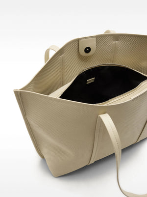 Bolso shopper perforado con bolso extraíble