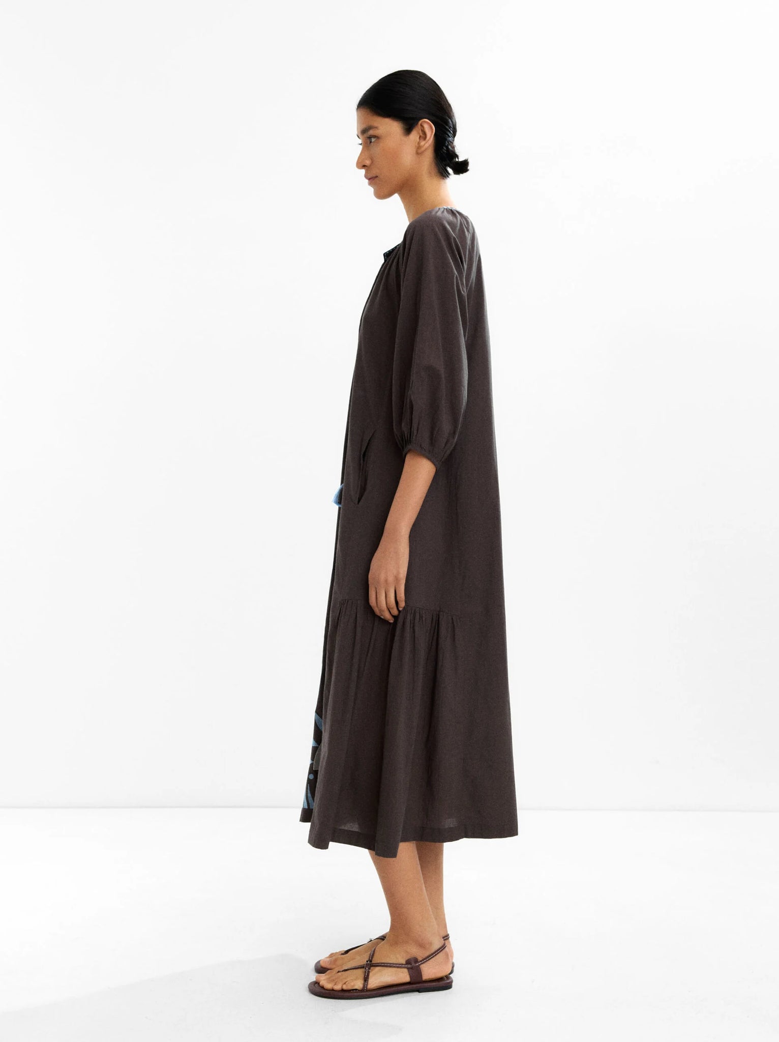 Vestido midi bordado 100% algodón