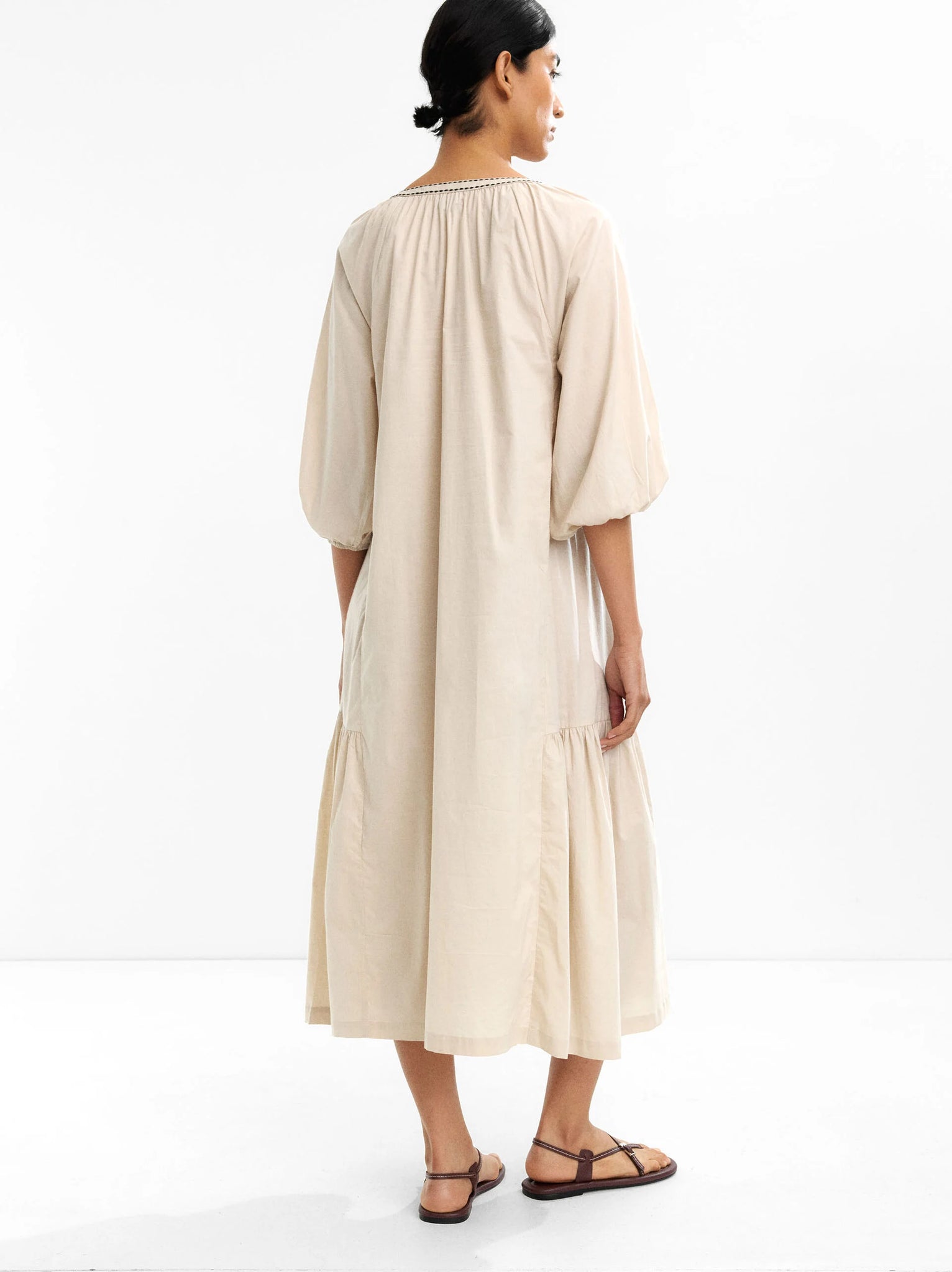 Vestido midi bordado 100% algodón