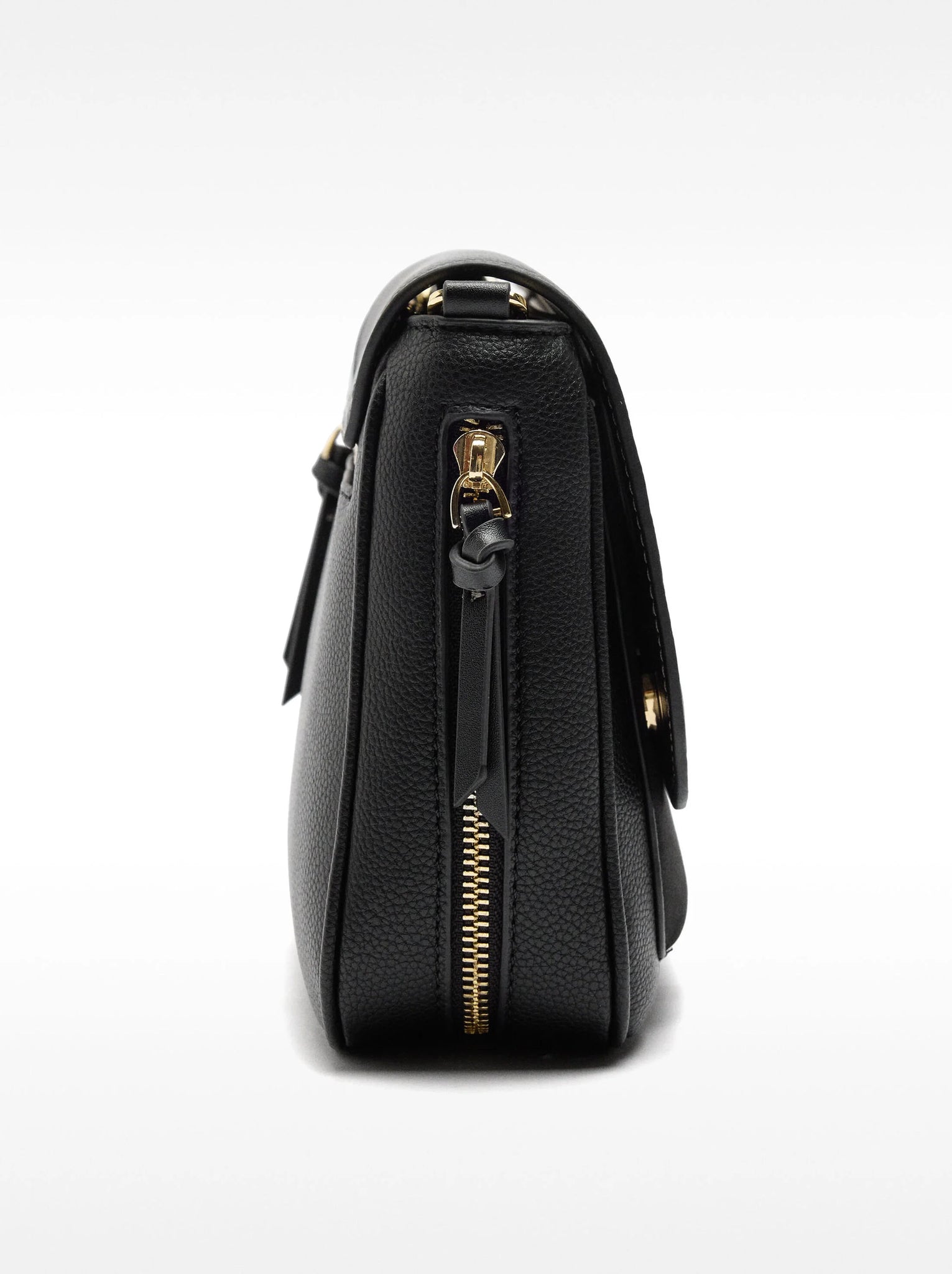 Bolso bandolera extensible con solapa