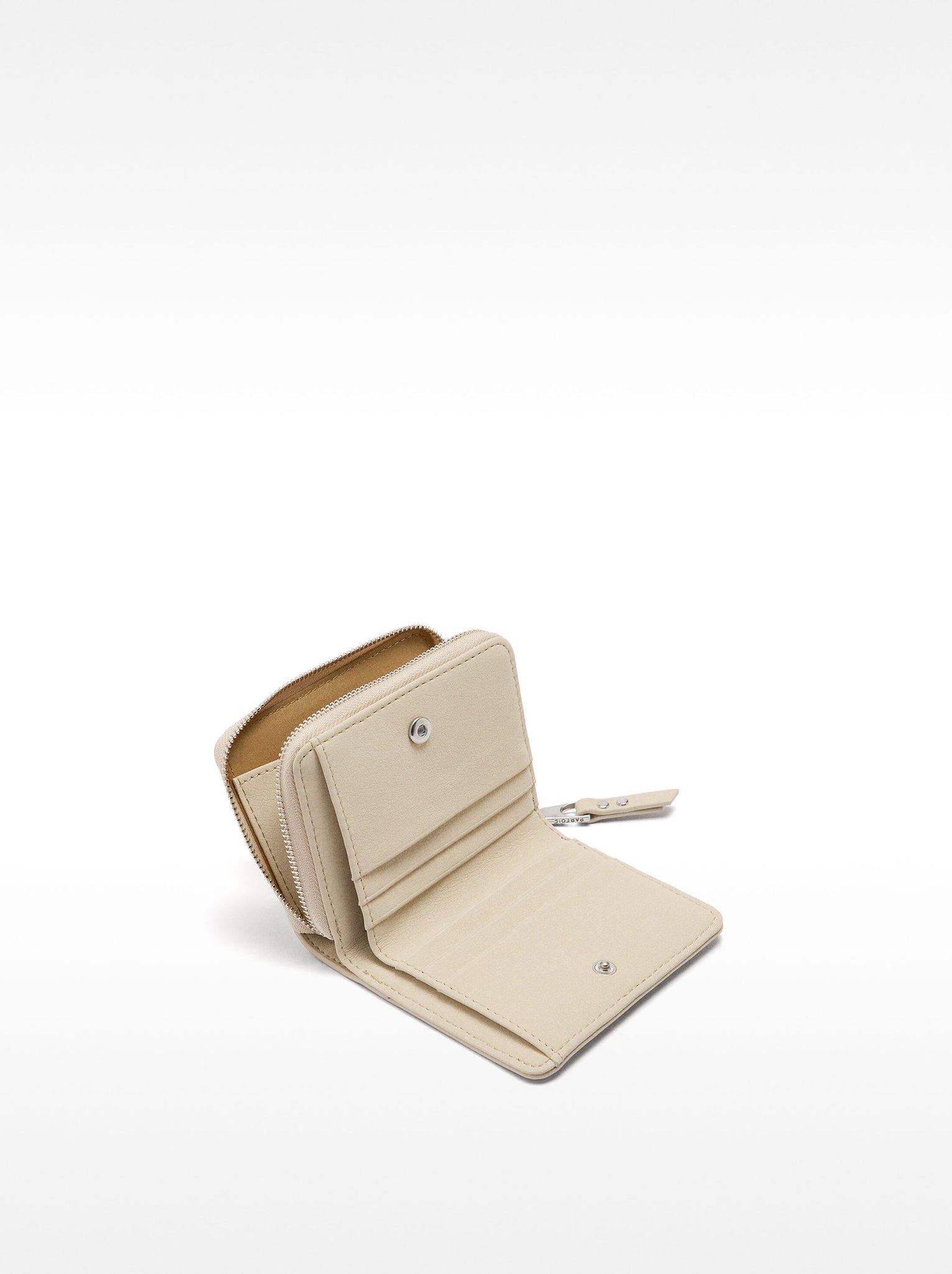 Cartera básica con textura