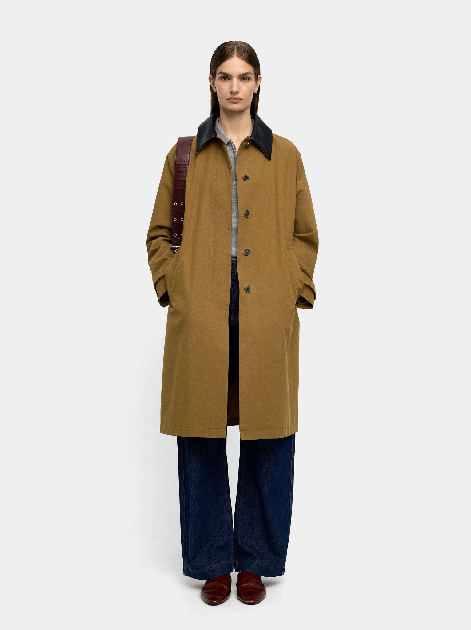 Trench de algodón cuello en contraste