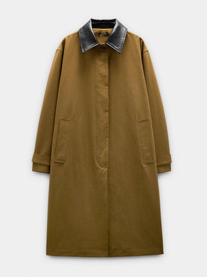Trench de algodón cuello en contraste
