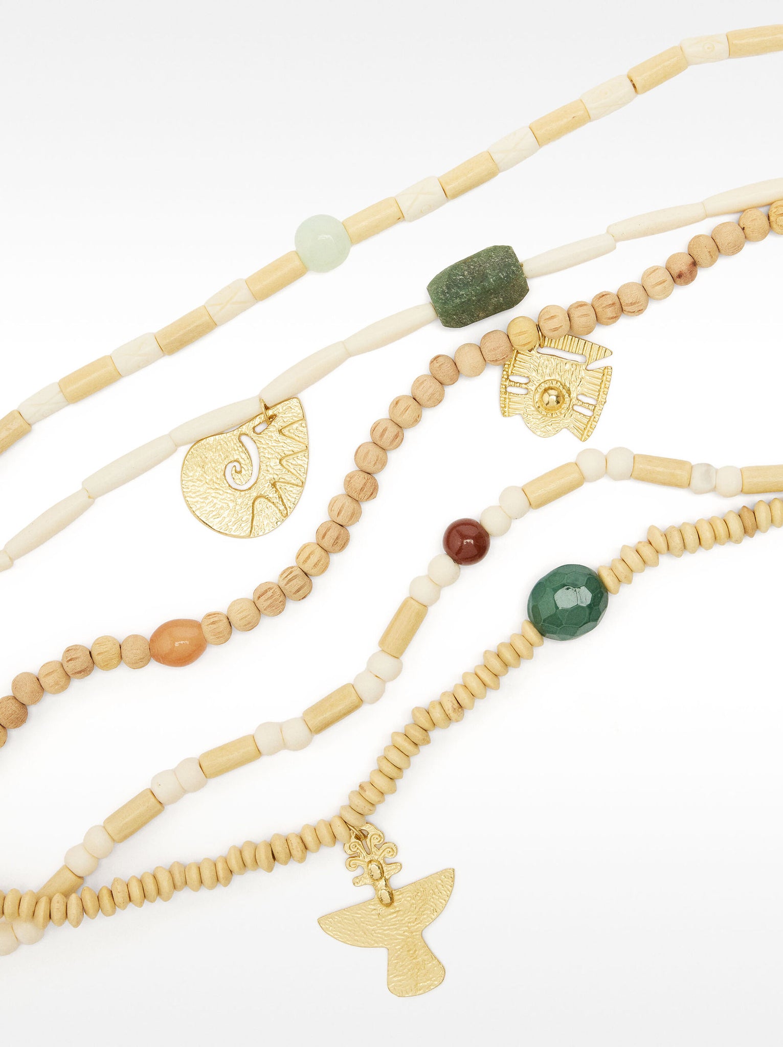 Multicollar de cuentas de madera y piedras