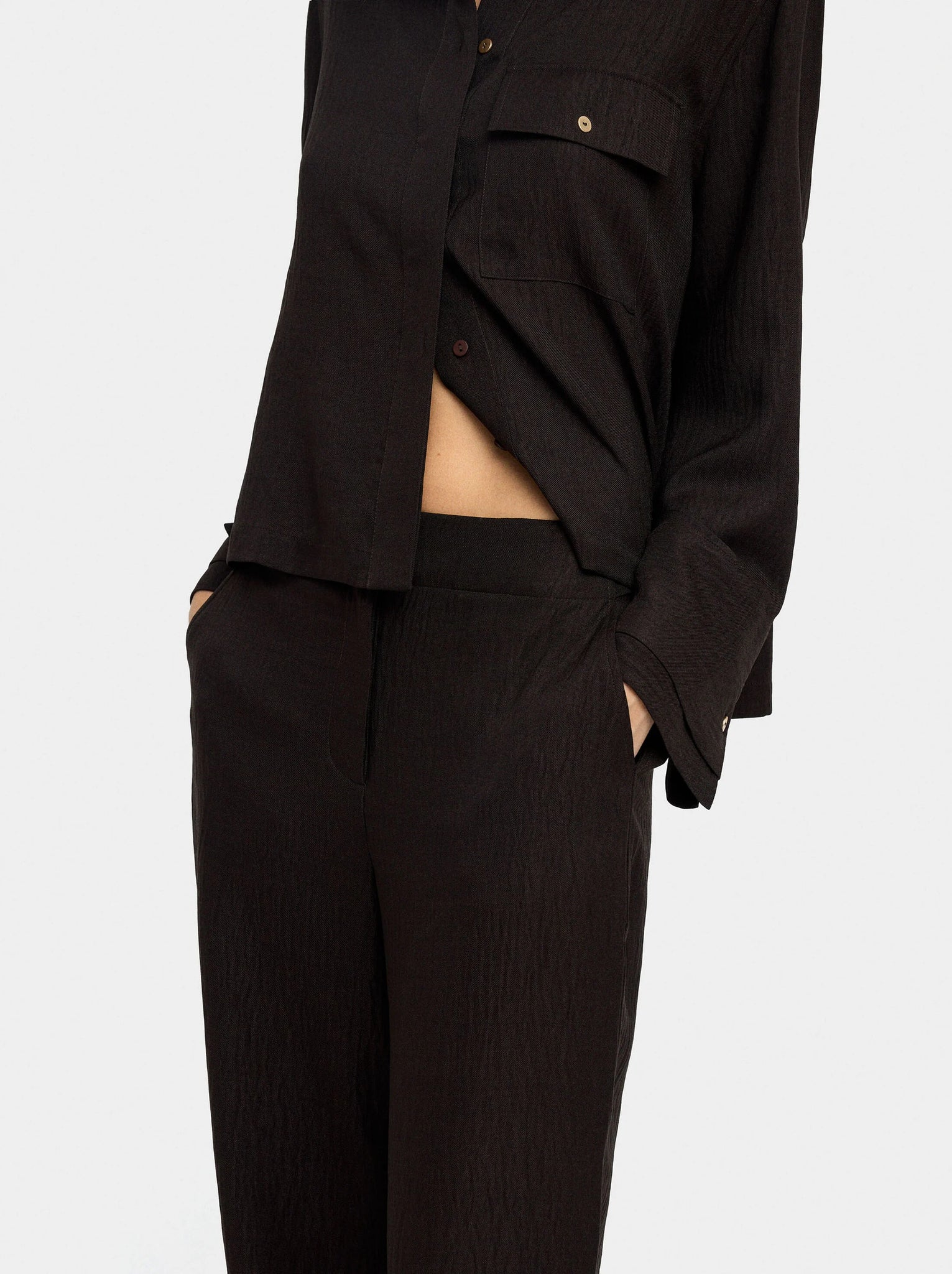 Camisa fluida con efecto arrugado