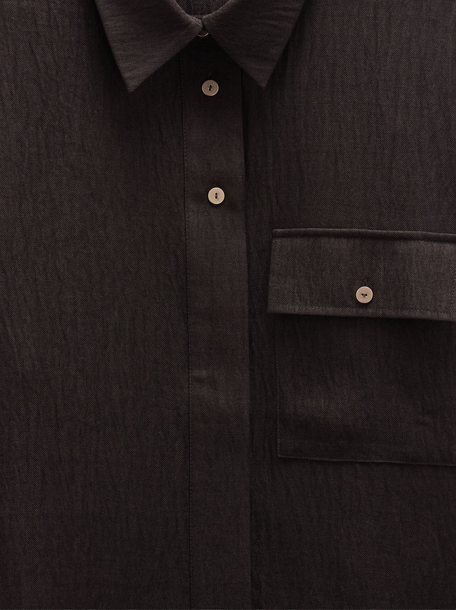 Camisa fluida con efecto arrugado
