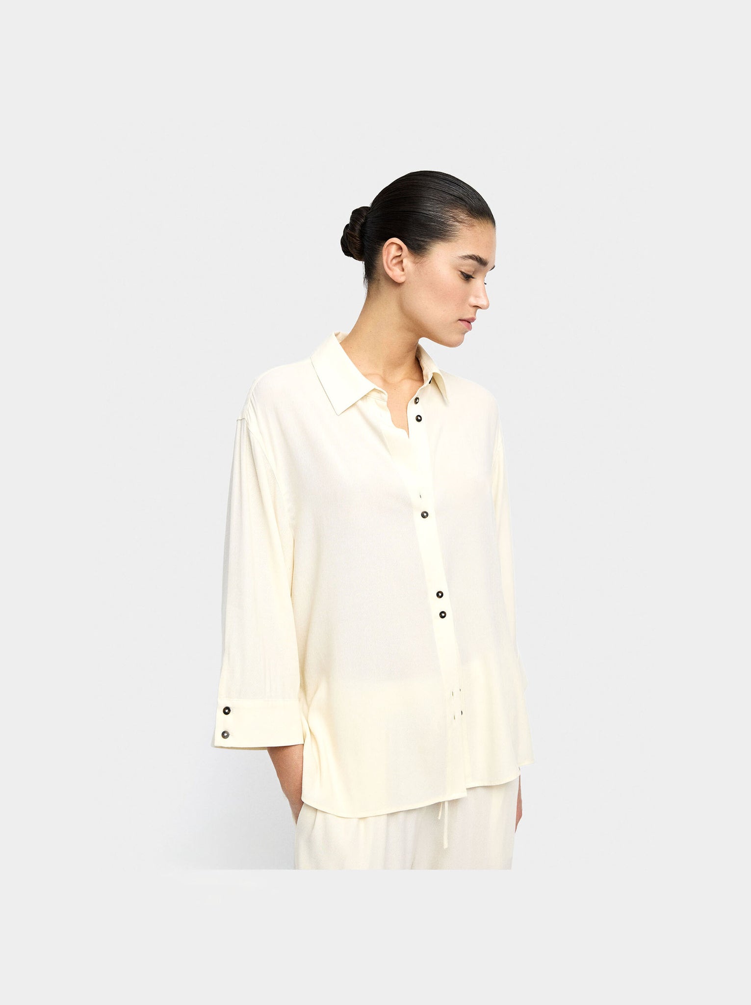 Camisa de lyocell con botones dobles