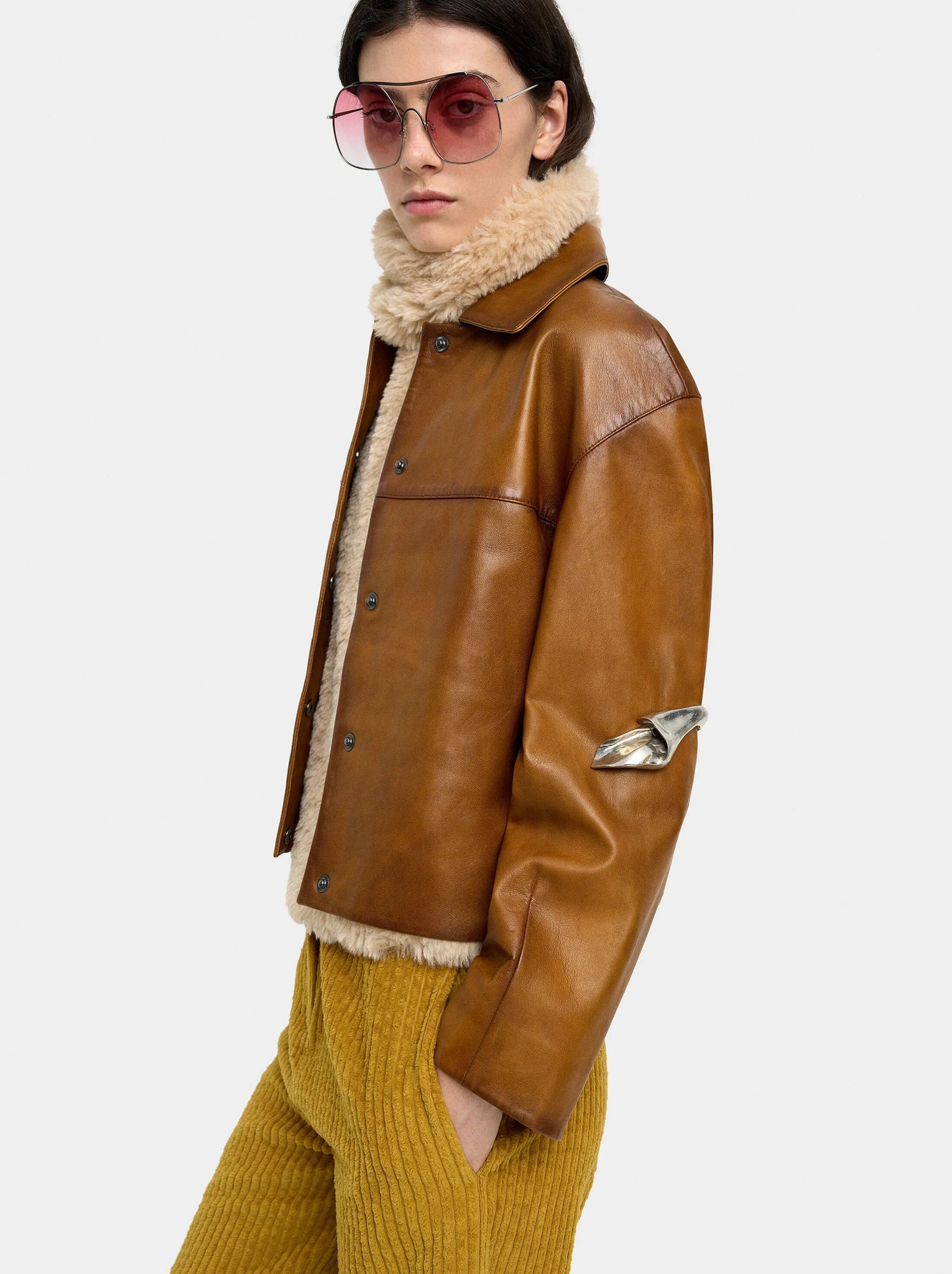 Chaqueta de piel con pespuntes