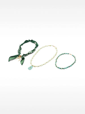 Set de collares con piedras y conchas