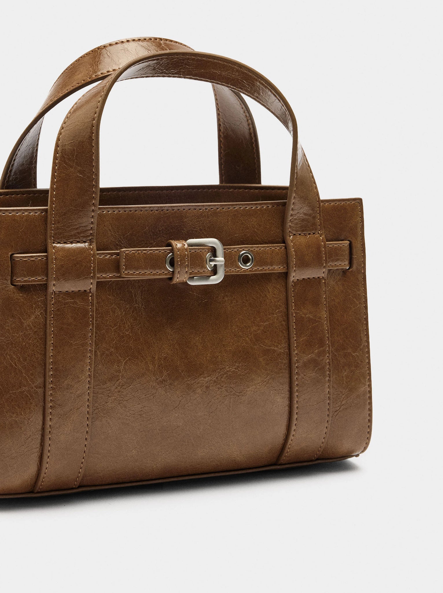 Bolso tote con hebilla