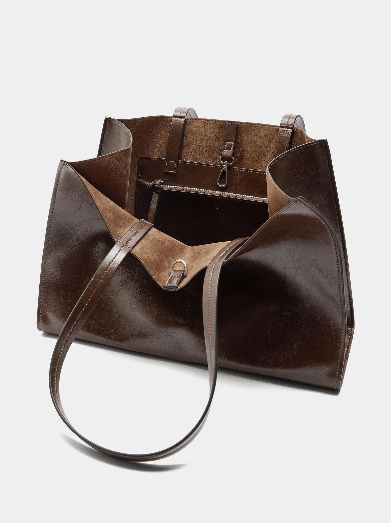 Bolso shopper con colgante