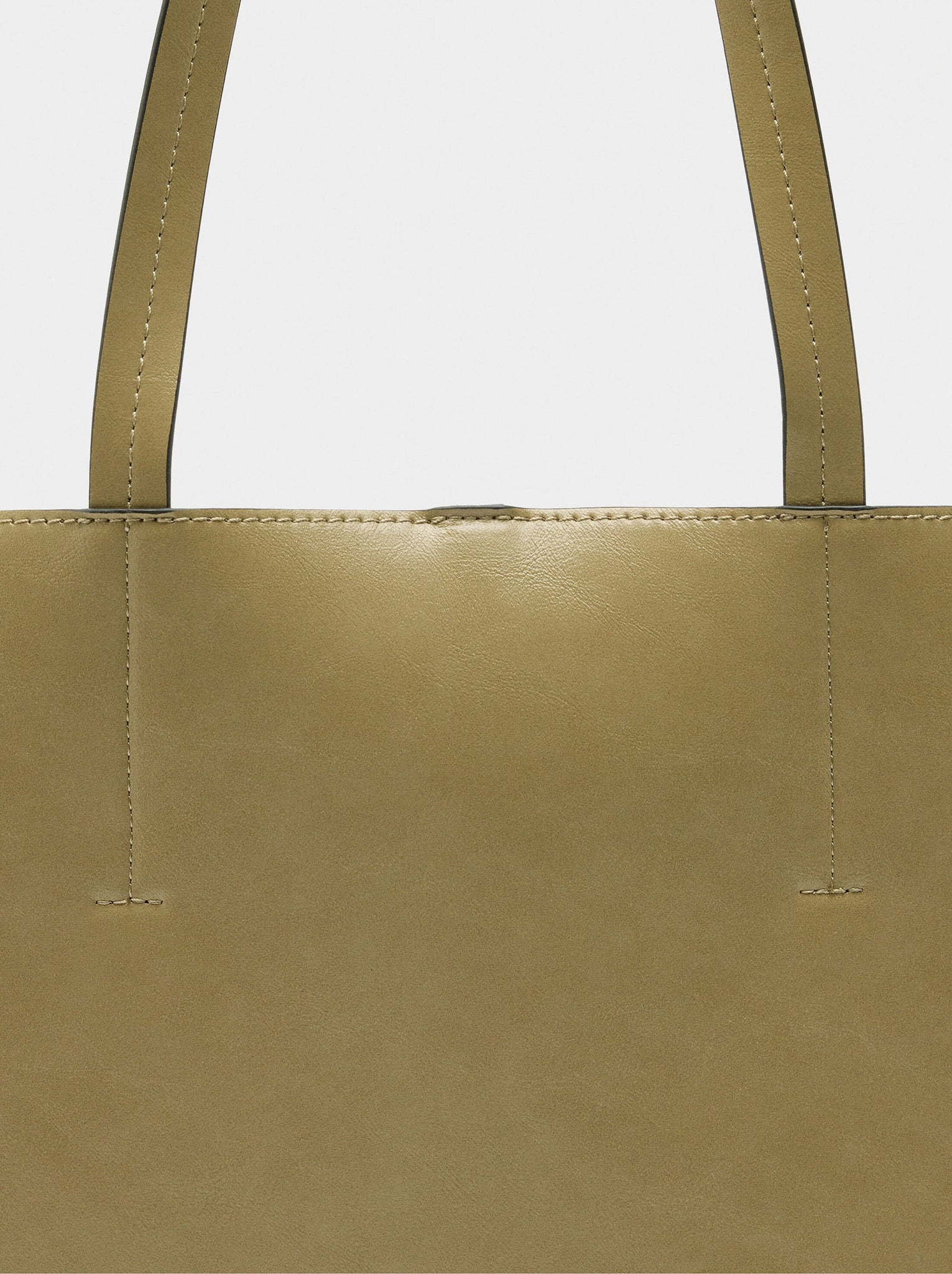 Bolso shopper con colgante