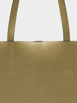 Bolso shopper con colgante