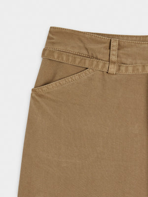 Pantalon denim recto con cinturón