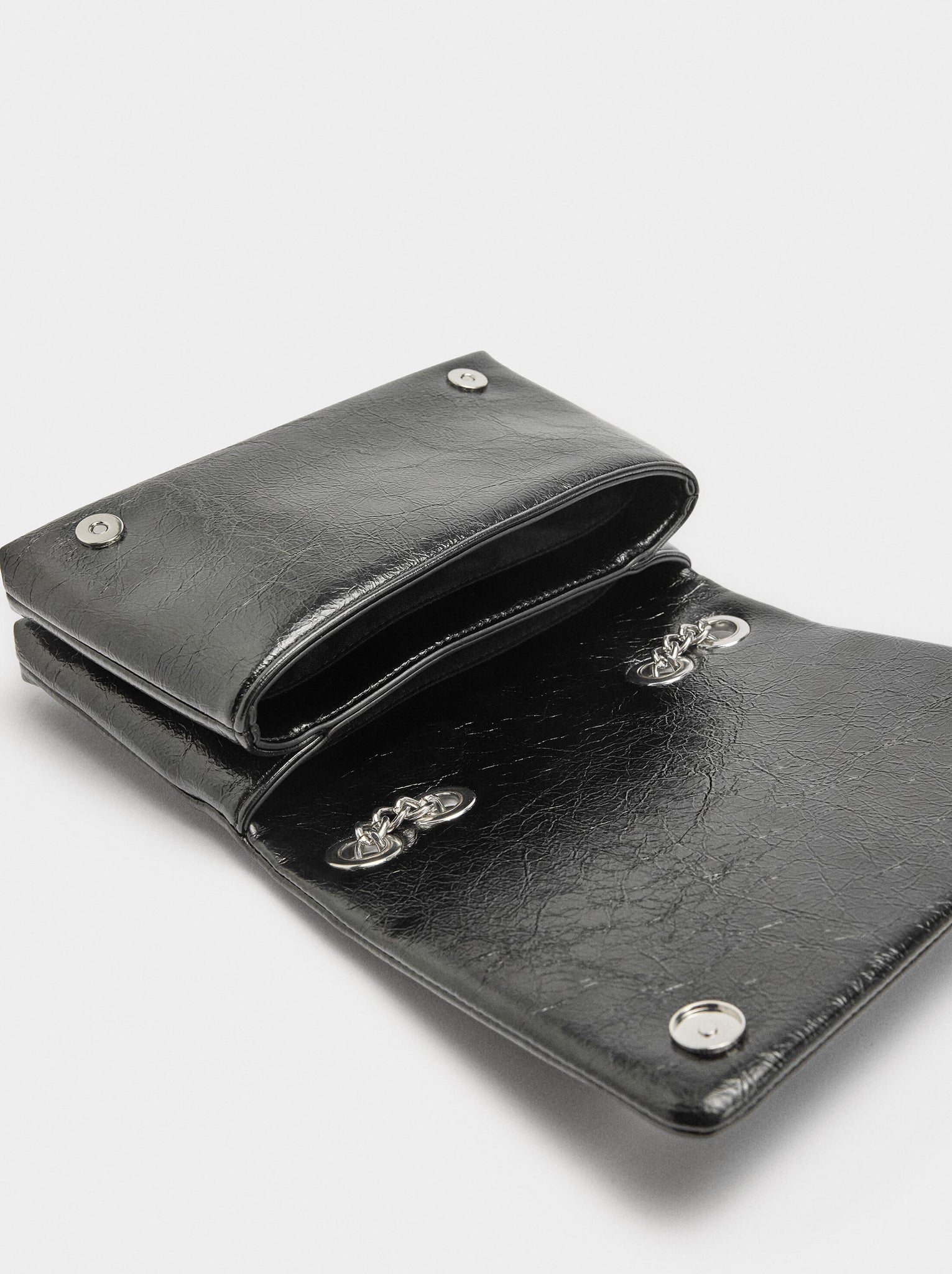 Bolso de hombro doble con tachuelas