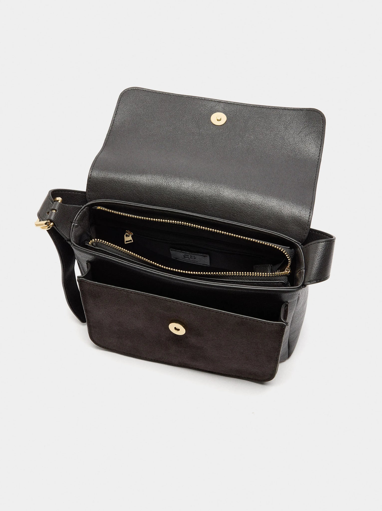 Bolso bandolera con piel