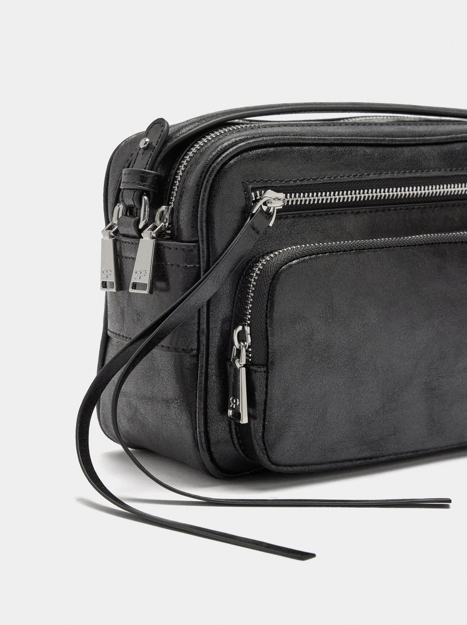 Bolso bandolera efecto envejecido