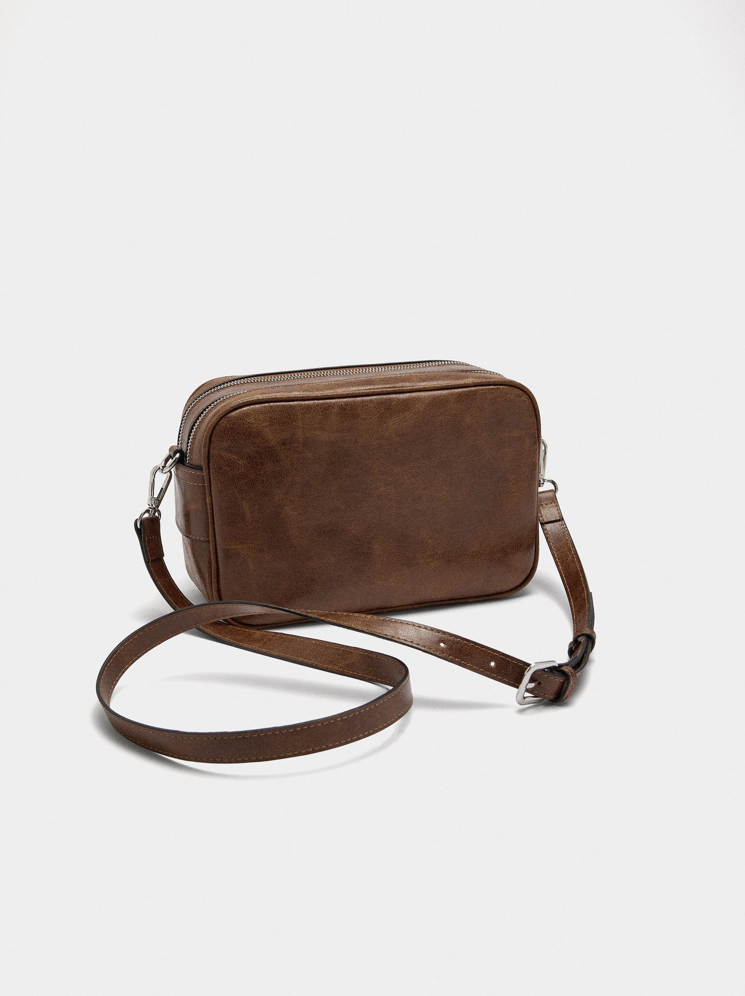 Bolso bandolera efecto envejecido