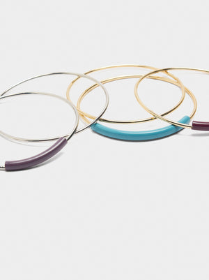 Set de pulseras con esmalte