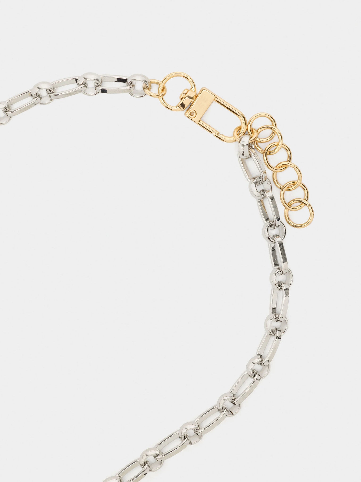 Collar de eslabones colgantes con esmalte