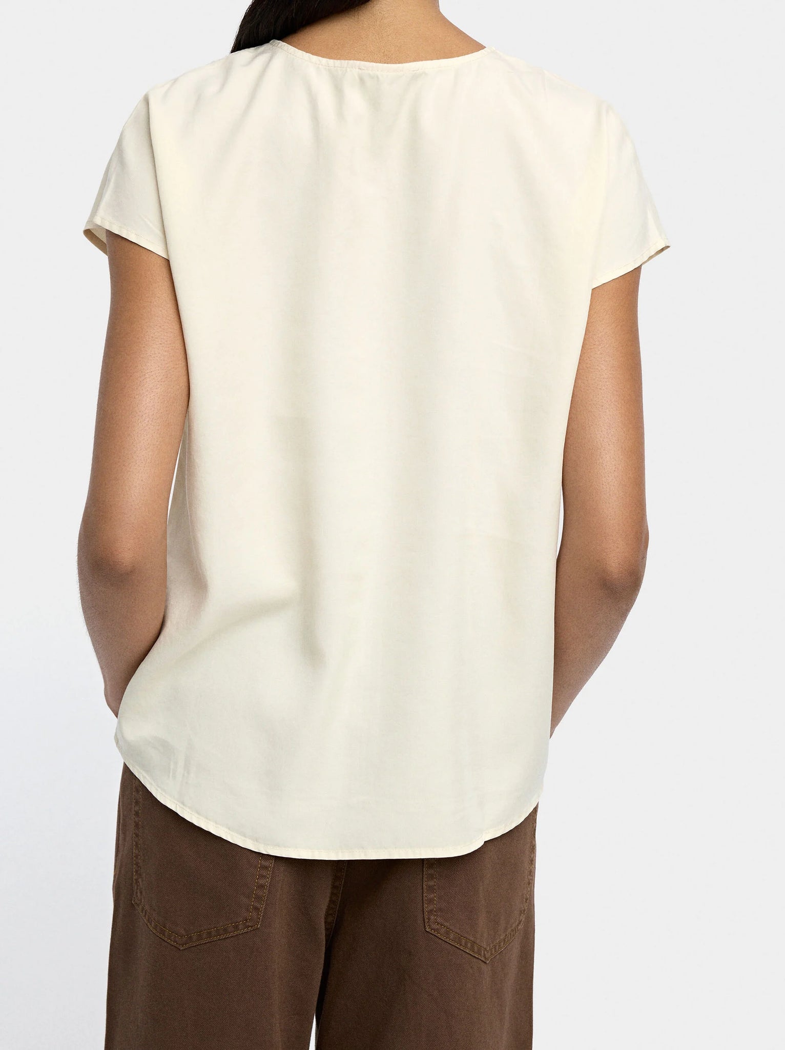 Blusa con pespunte 100% lyocell
